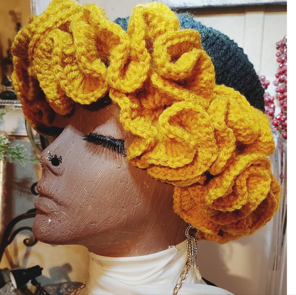 #L❤️VE:HANDMADE. Crochet Ruffle HAT - Picture 3 of 6